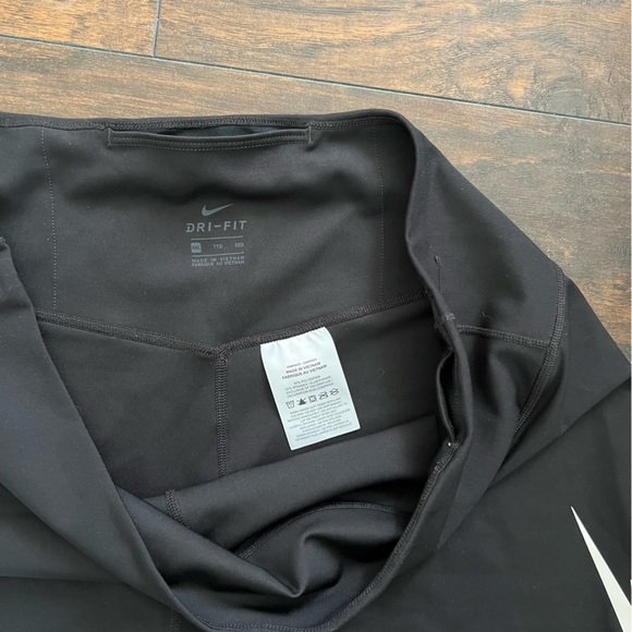 NWOT Nike 7" Swoosh Run Biker Running Shorts - Picture 4 of 4